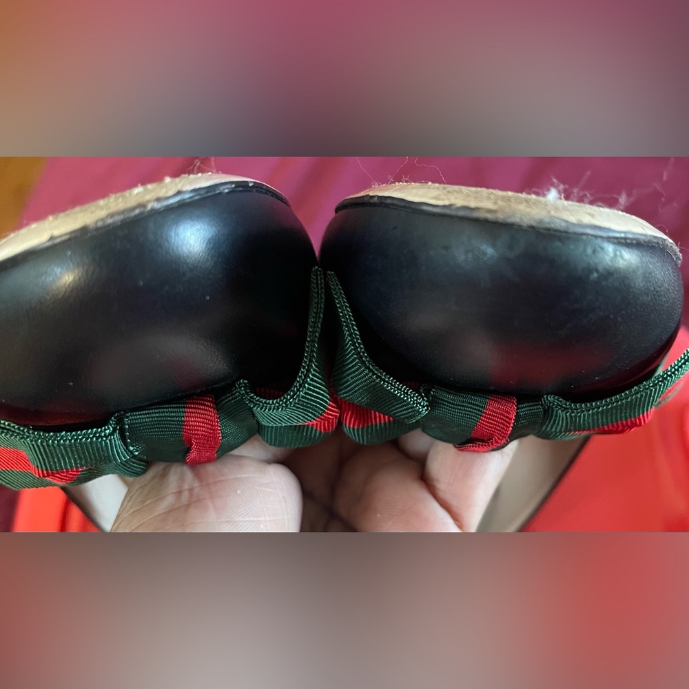 Authentic 🔥🔥🔥Gucci Women's Black and Red-Green Bow Heels - Picture 4 of 10